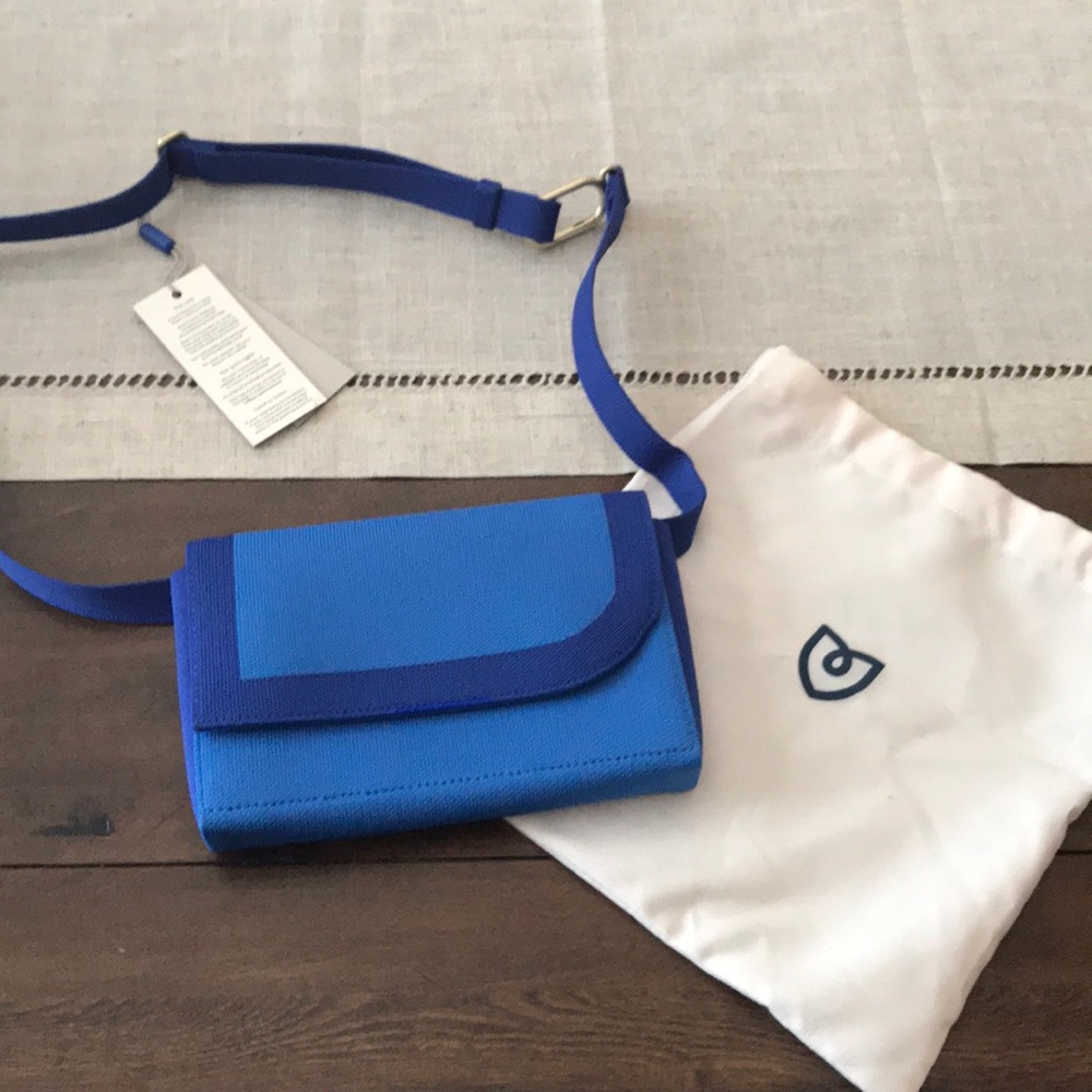 Rothy’s The Belt Bag - NWT Retired color Lazuli Blue